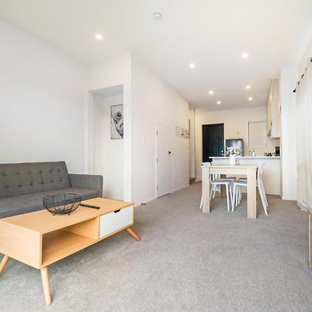 Cozy Brand New Townhouse 1 Bed & Breakfast โอ๊คแลนด์ ภายนอก รูปภาพ