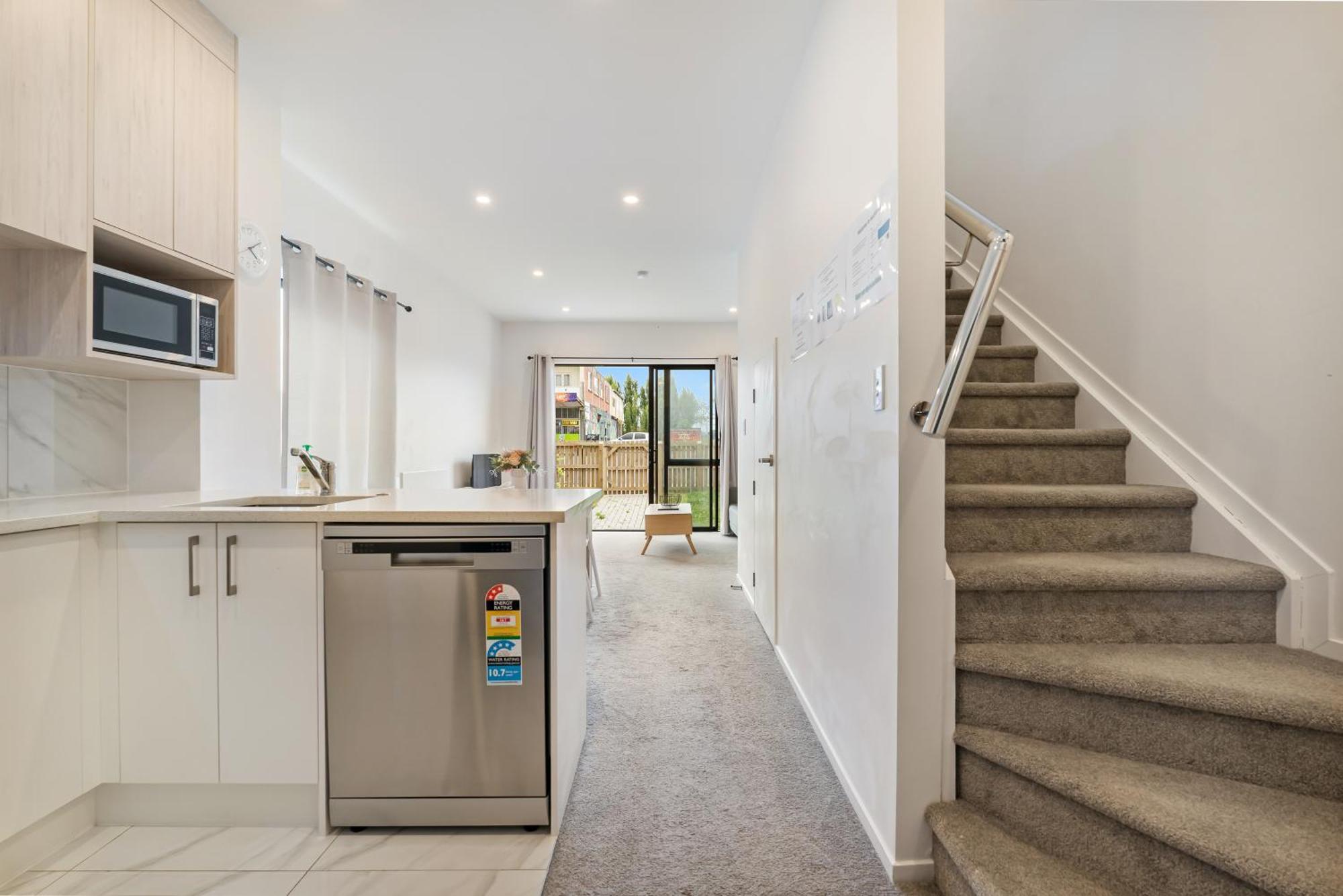 Cozy Brand New Townhouse 1 Bed & Breakfast โอ๊คแลนด์ ภายนอก รูปภาพ
